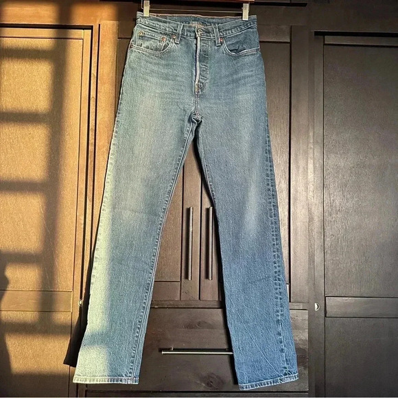 Levi's Denim - Levis Women Straight leg 501 button fly